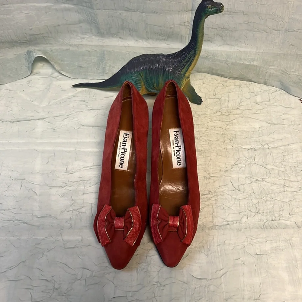 Evan Picone Dusky Red Suede Bowed Pointed Toe Vintage Heels | Spain | size 7.5N